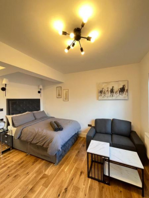 Beautiful Entire Flat In London